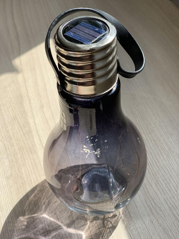 Декоративна лампочка на сонячній батареї