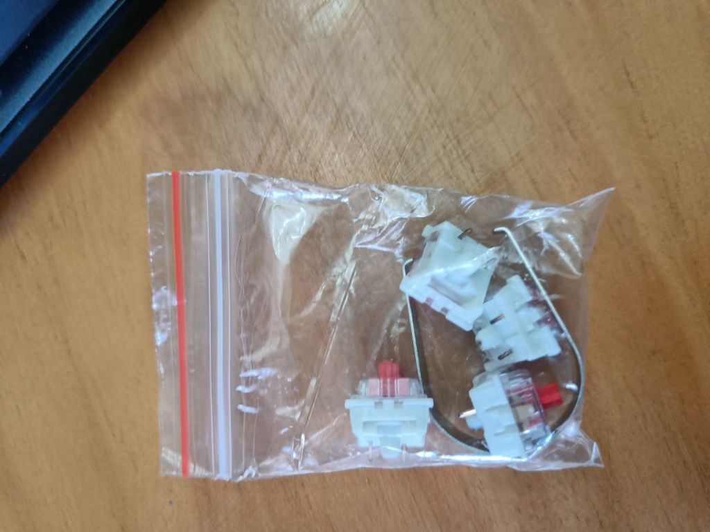Teclado mecânico Krom Kernel TKL    RGB