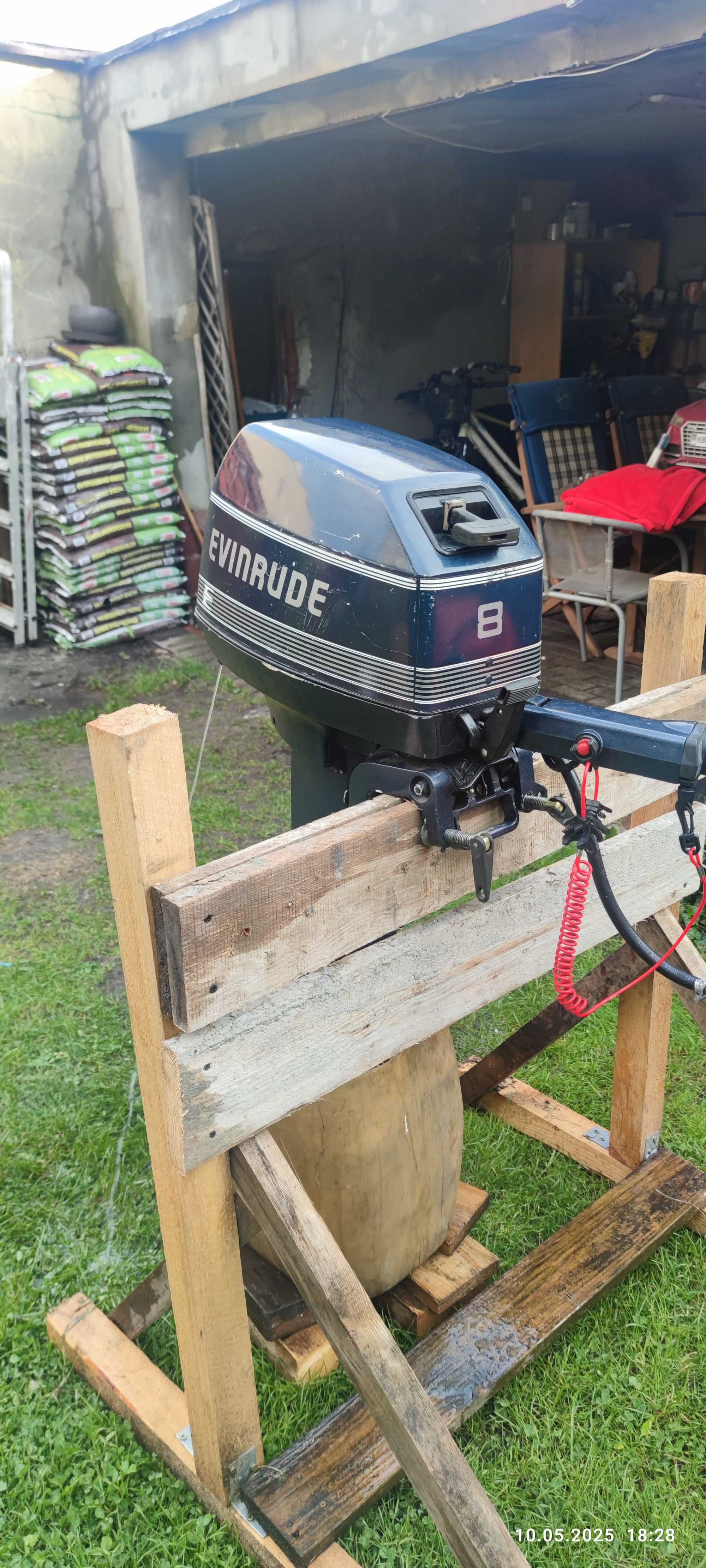 Silnik zaburtowy EVINRUDE 8 HP dwutakt