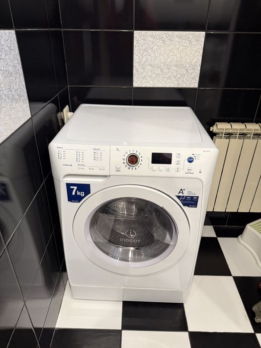 Пральна машина Indesit