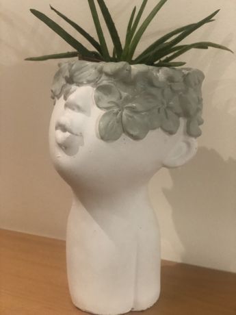 Osłonka figurka z kwiatowym wzorem 3D