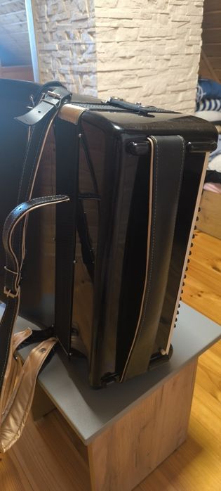 Akordeon hohner verdi 2/ 96 basowy