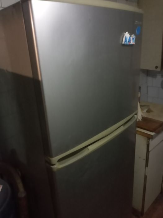 Холодильник Samsung
