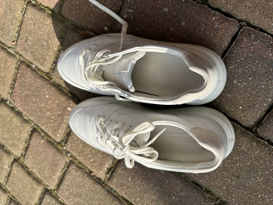 Ecco piękne sneakersy, buty sportowe.  38. Białe. Skórzane
