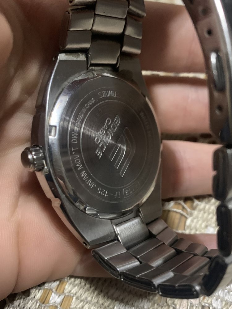 zegarek Casio srebrny