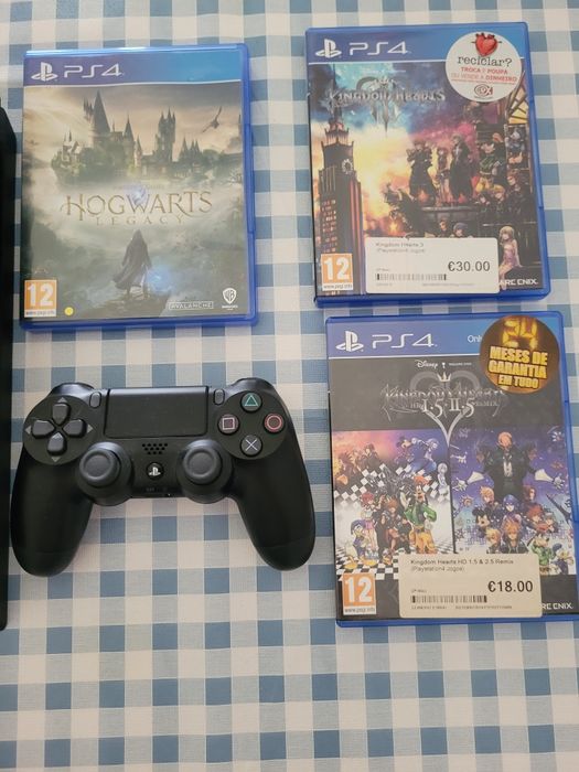 Ps4 pro com 3 jogos