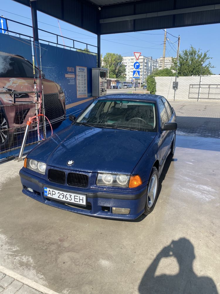 BMW E36 2.5 TDS.
