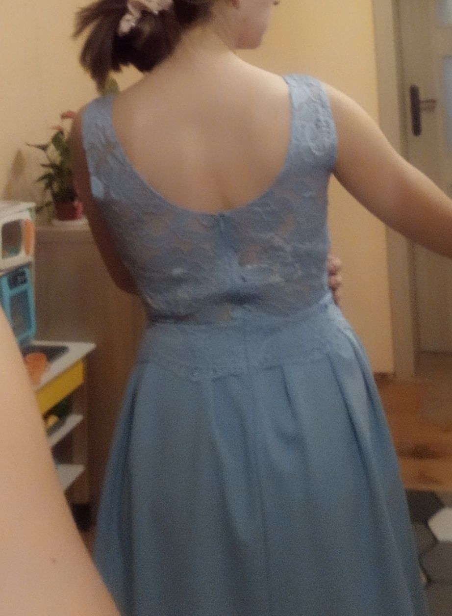 Sukienka niebieska koronkowa
