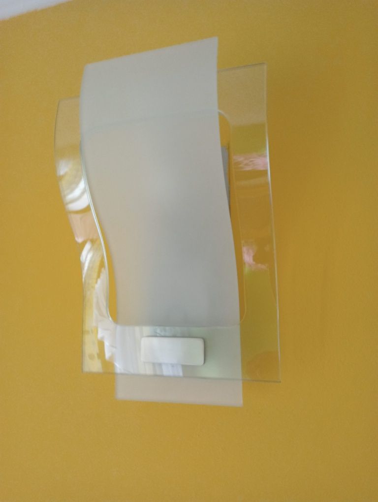 Pilnie sprzedam komplet lamp jeden raz do sufitu plus dwa kinkiety
