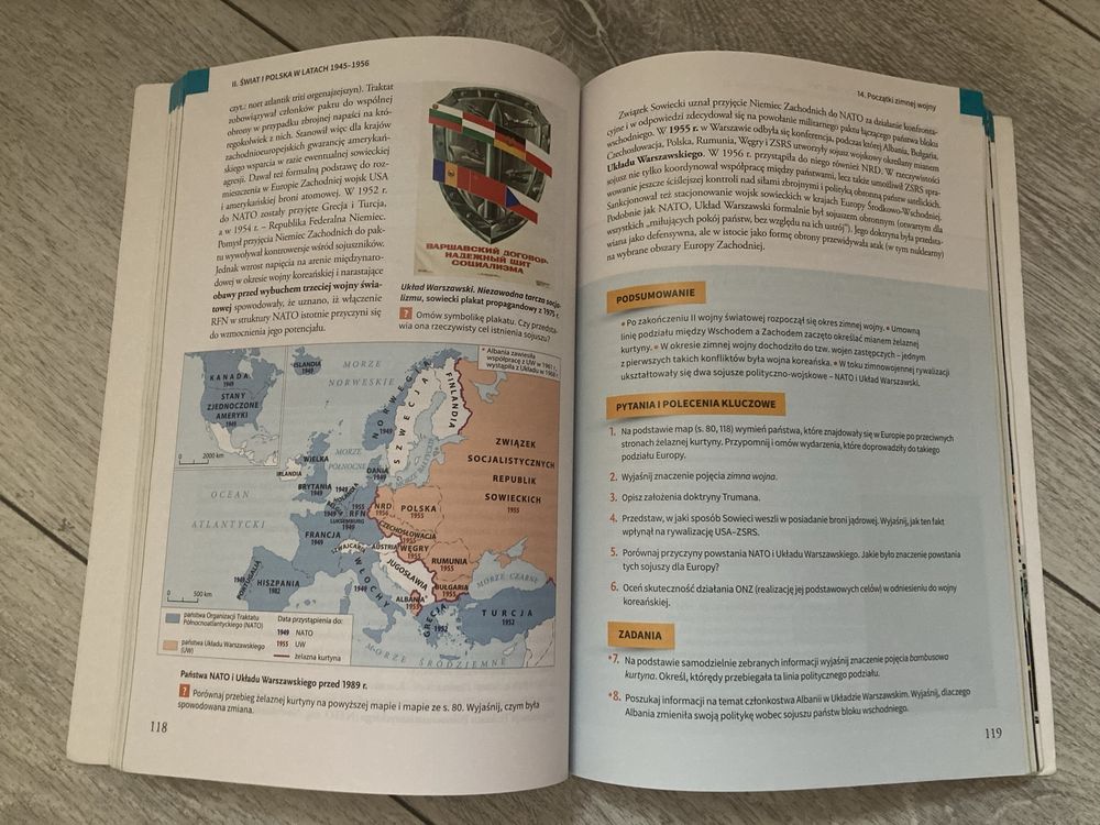 Podręcznik do HITu, Historia I Teraźniejszość