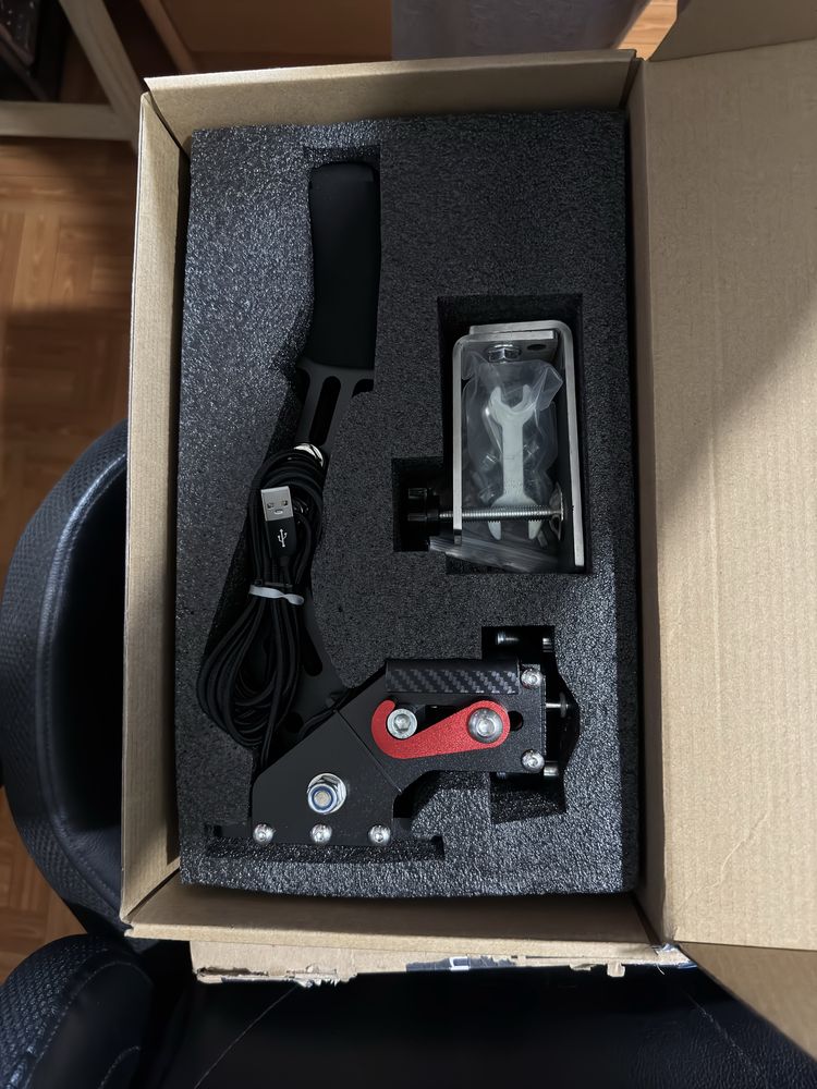 Playseat + Thrustmaster T300 c/ Mods