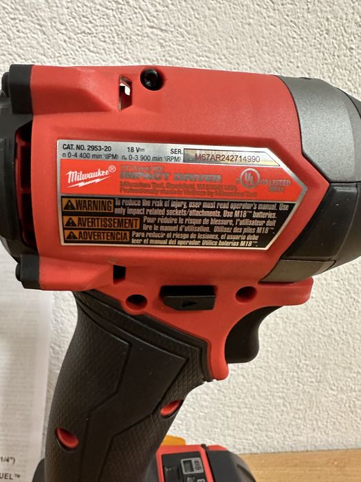 Акумуляторний ударний шуруповерт (імпакт) Milwaukee 2953-20 M18 Fuel