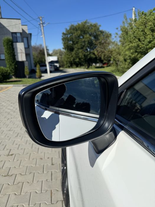 Mazda CX-5 Black in White