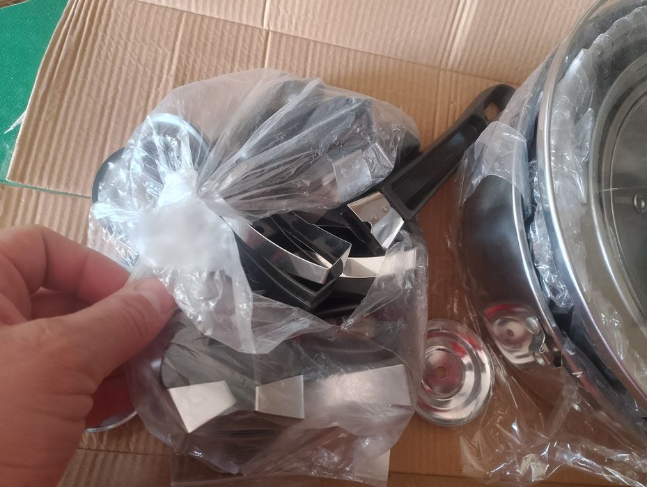 Komplet garnków cztery sztuki tanio