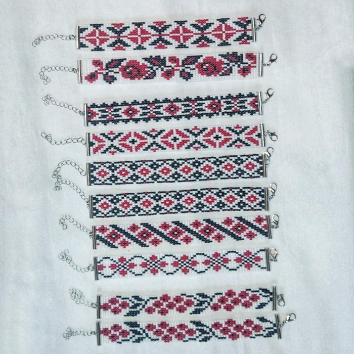 Брелок, брошка, браслет, чокер, вироби з бісеру, бантики, заколочки