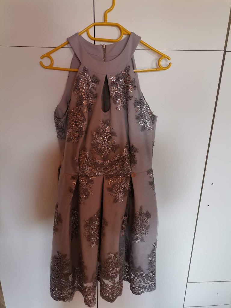 Sukienka s. Morris używana szara z aplikacjami