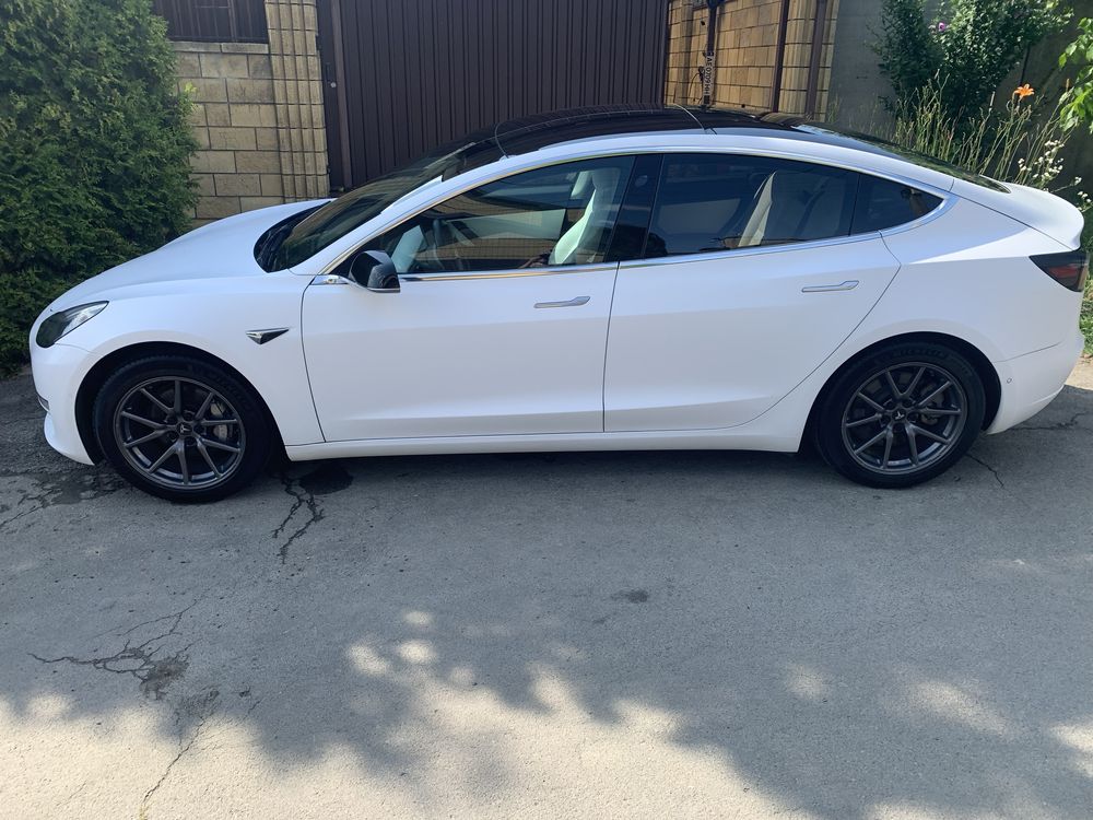 Продам Tesla model3 повний привід