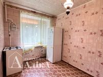 Продам 2-кімнатну квартиру біля центру з хорошим плануванням