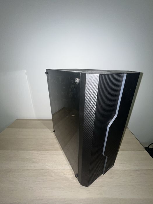 Pc gaming, monitor teclado rato e tapede de rato