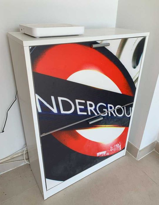 Vendo Sapateira Branca Imagem Underground duas “gavetas”