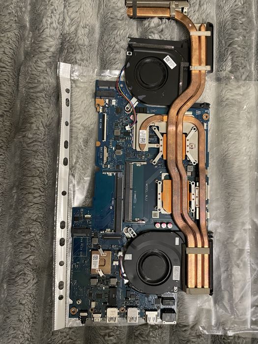 ASUS TUF Gaming F17 (модель FX706HC) материнська плата