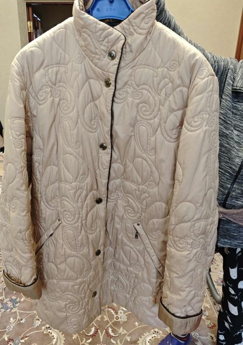 Жіноча осіння стильна куртка