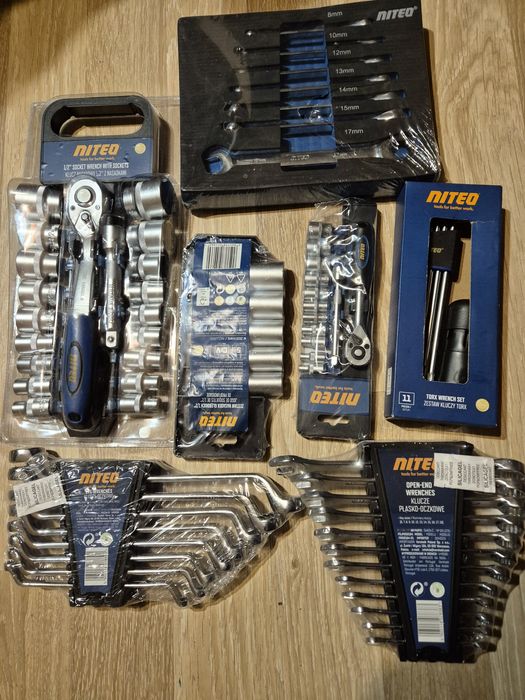 Zestaw narzędzi niteo nowy Klucze nasadowe nasadki Klucze płasko o