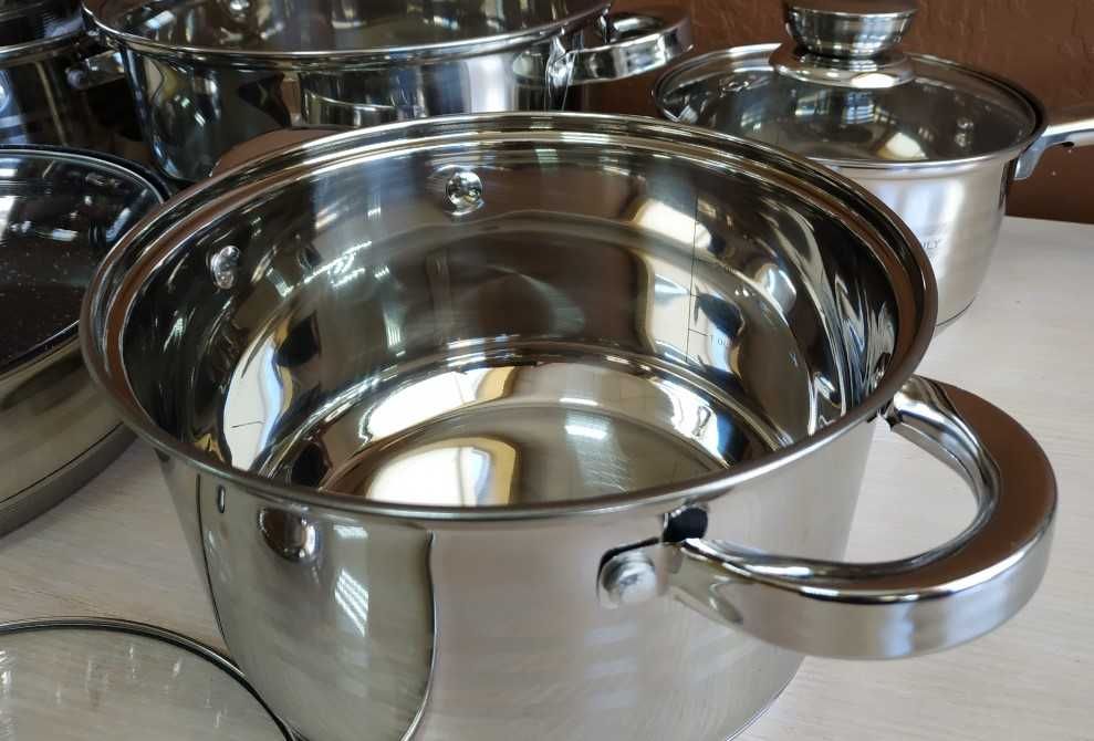 Кухонный набор посуды Swiss Family на 12 предметов со сковородкой