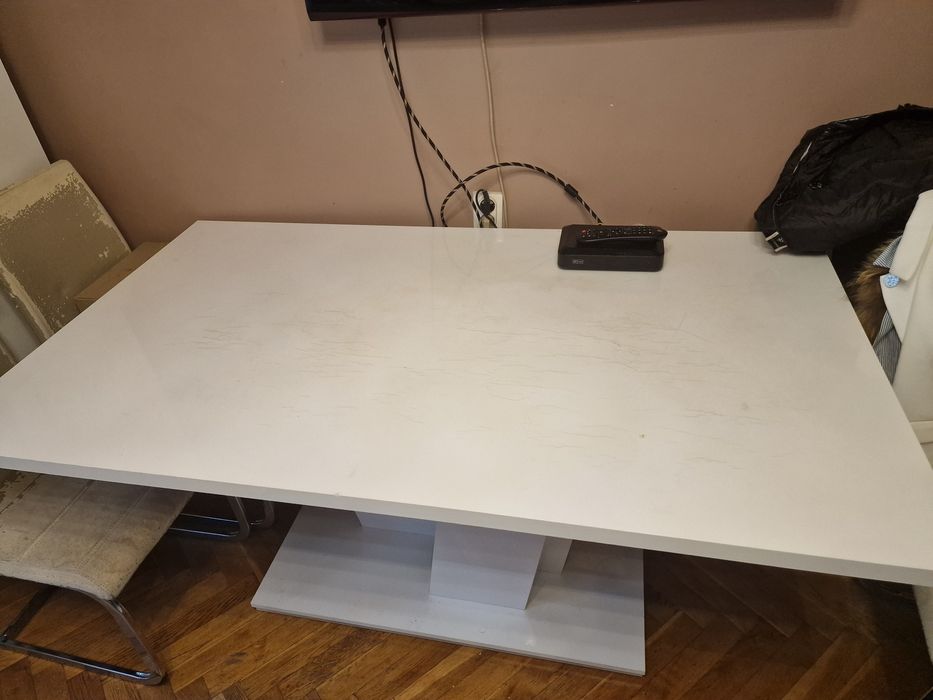 Stolik biały lakierowany