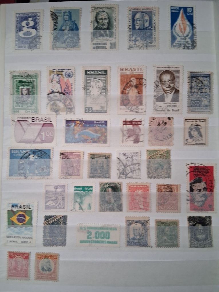 Album com 1560 selos