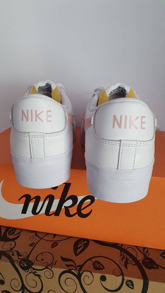 Sneakersy nowe modne Nike Blazer Rozmiar 40.5