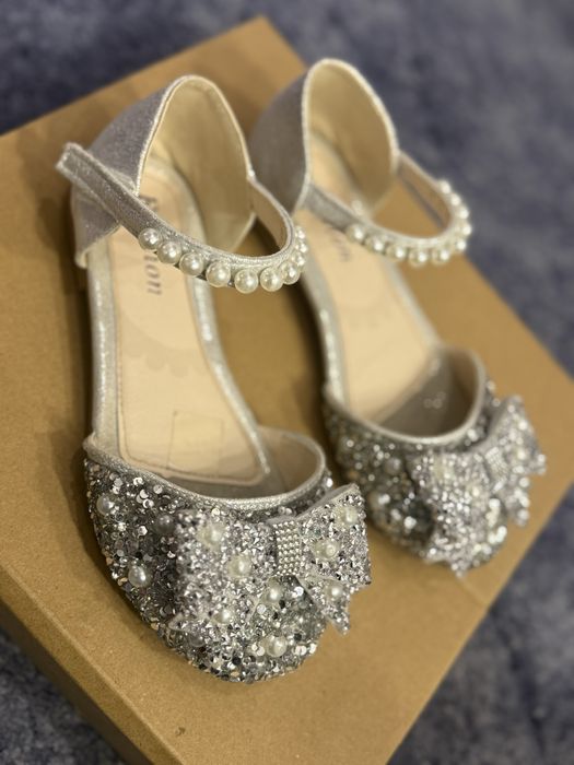 Дитячі блискучі туфельки