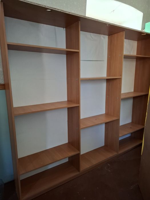 Продам полки в хорошем состоянии для магазина