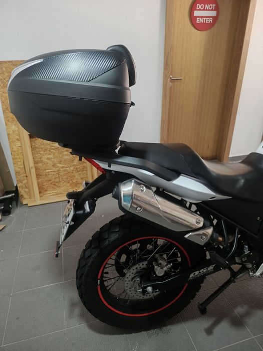 UM DSR TT Adventure 125cc como nova
