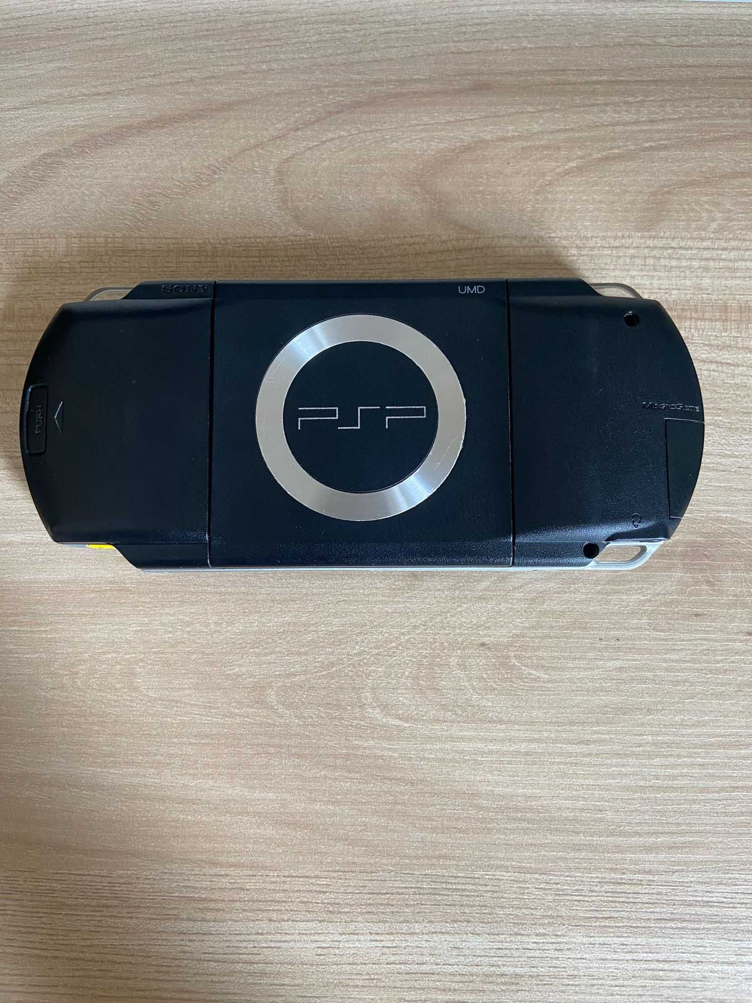 Consola Portátil PlayStation Portable PSP 1004 com Jogos - Bom Estado