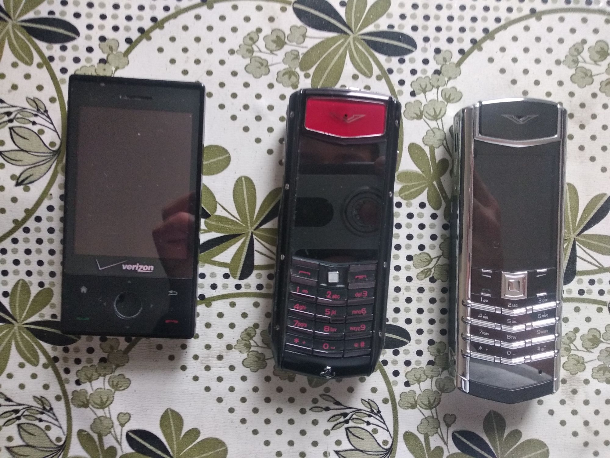 Мобильный телефон Vertu