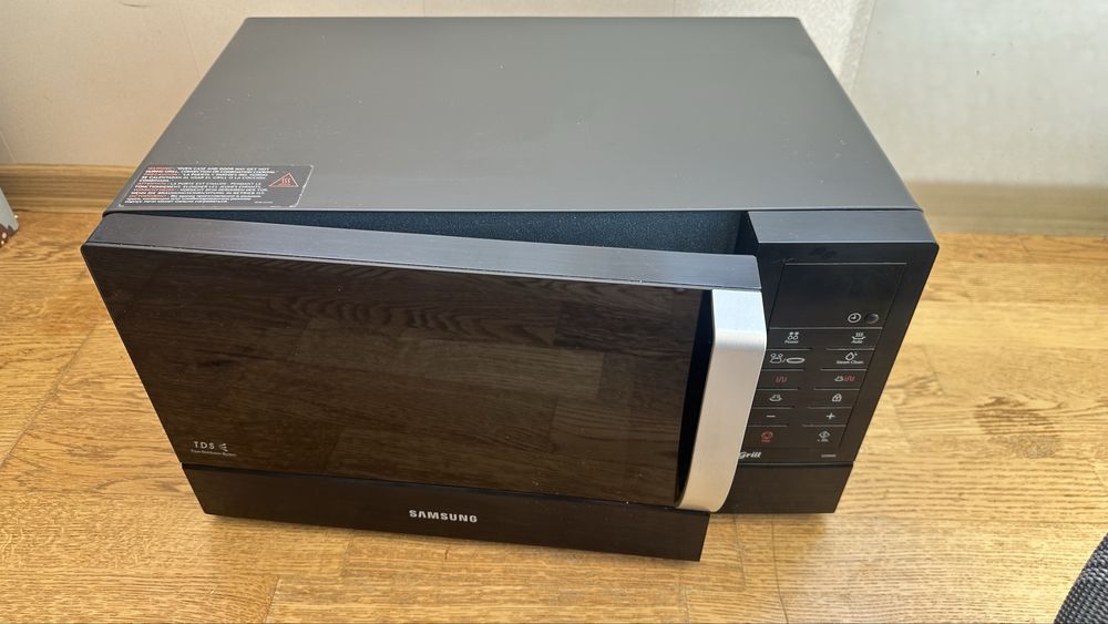 Мікрохвильова піч SAMSUNG