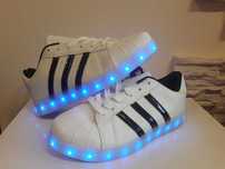 Buty z podświetlaną podeszwą LED rozm.42 (dł.wkł.26,5cm)
