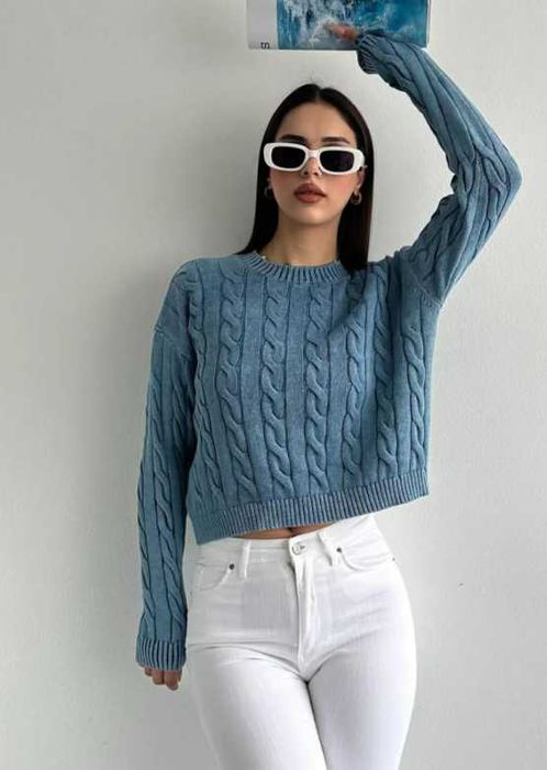 Жіночий короткий в'язаний светр "варка" блакитно-синій