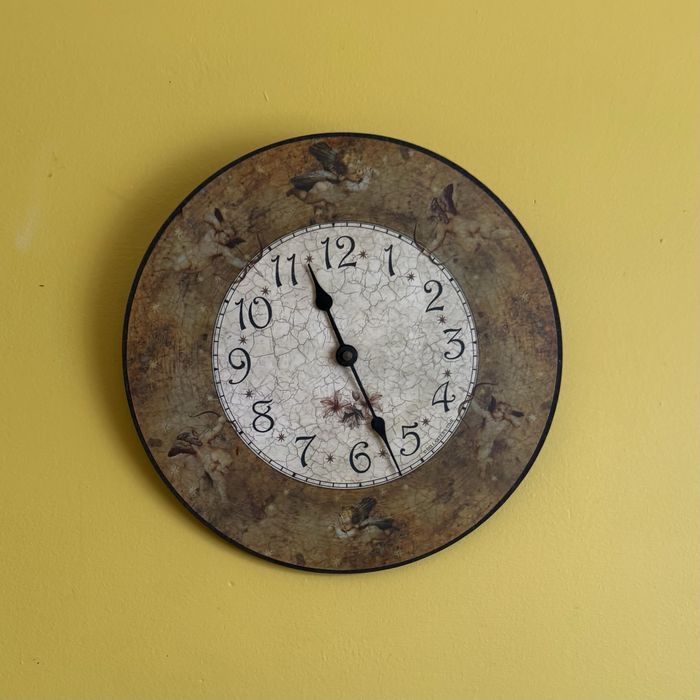 zegar ścienny na baterię