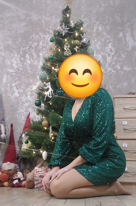 Святкова сукня в пайетках