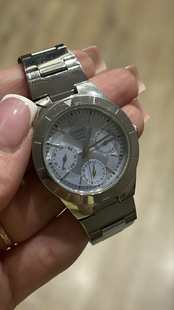 Часы  Casio женские