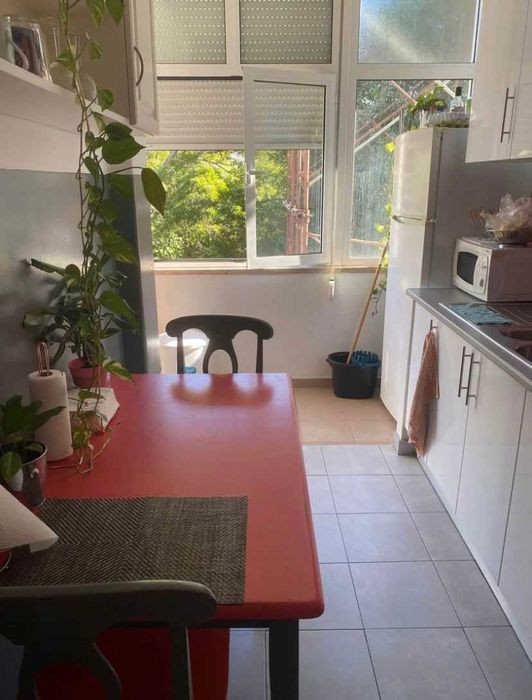 quarto de casal em vivenda na amadora