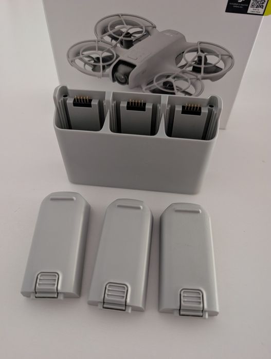 DJI NEO (Novo) + charging hub + 2 baterias