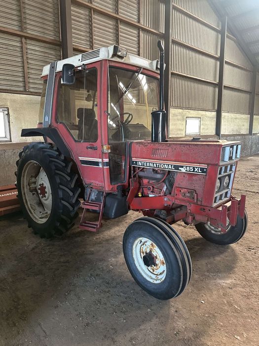 Ciągnik Rolniczy International 585xl Sprowadzony