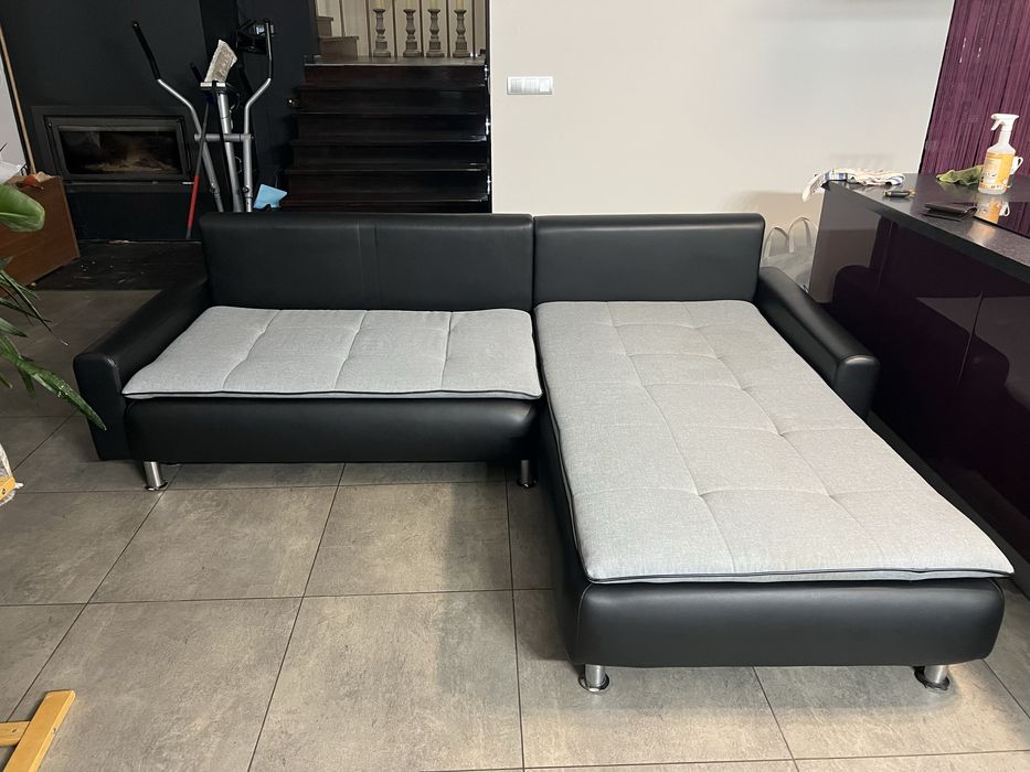 Narożnik z funkcją spania i pojemnikiem na pościel