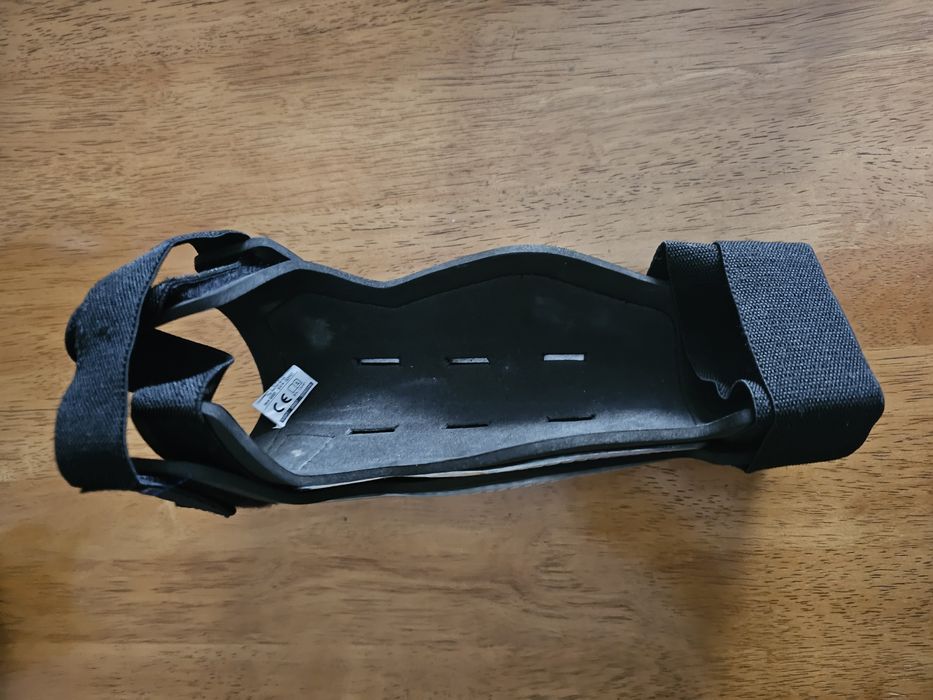 Caneleira total90 Nike Tamanho L