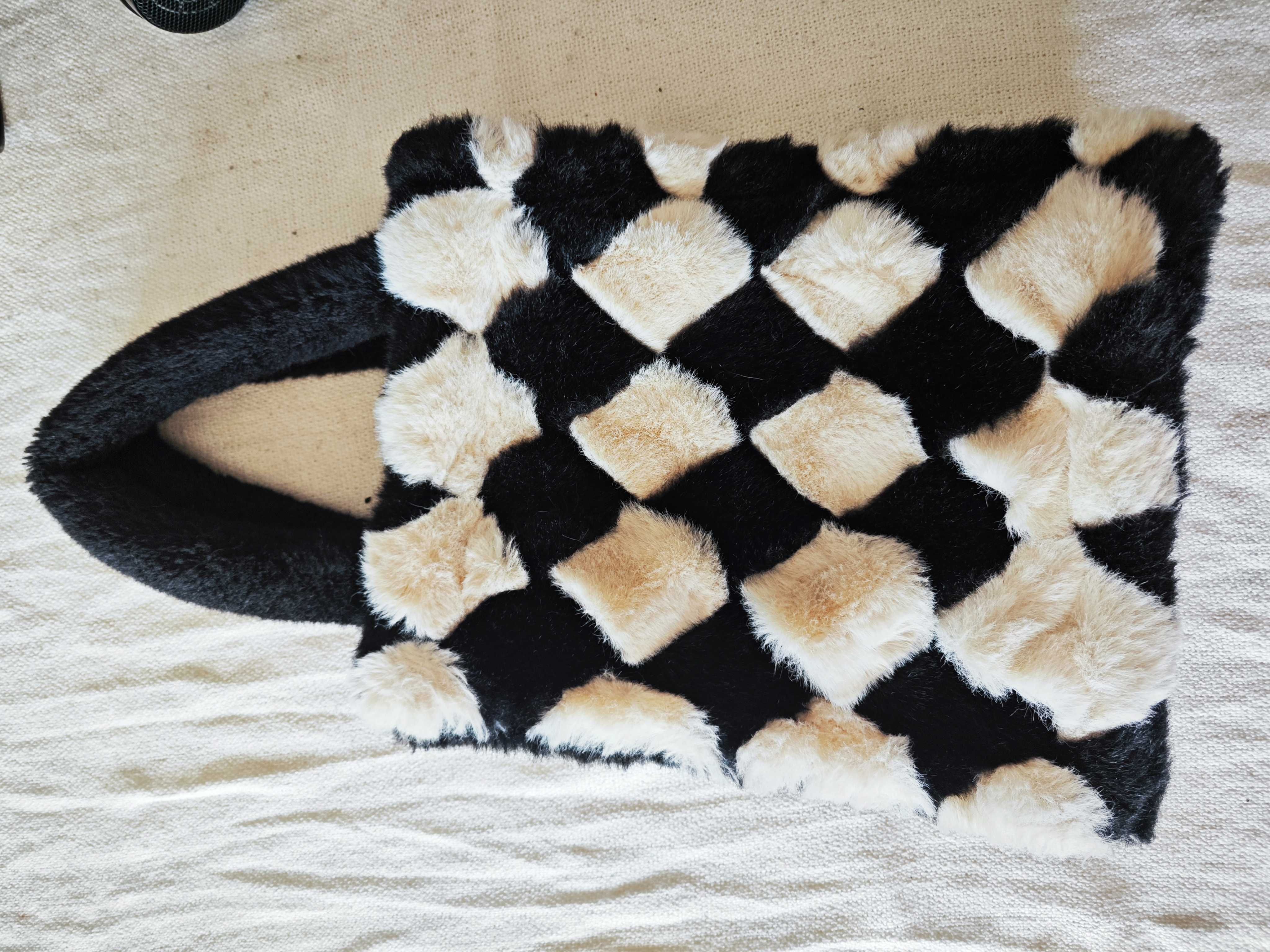 Bolsa JAYLEY Xadrez – Faux Fur (Pele Sintética)  NUNCA USADA