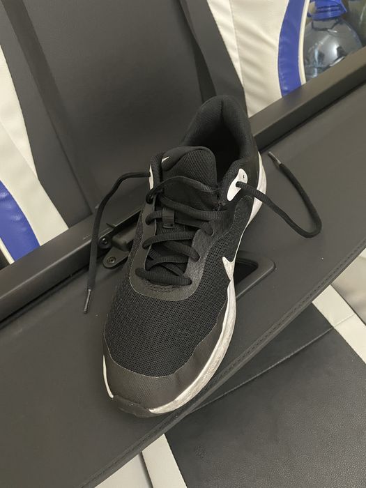 Кросівки Nike чорного кольру,оригінальні, розмір 38,5 24см