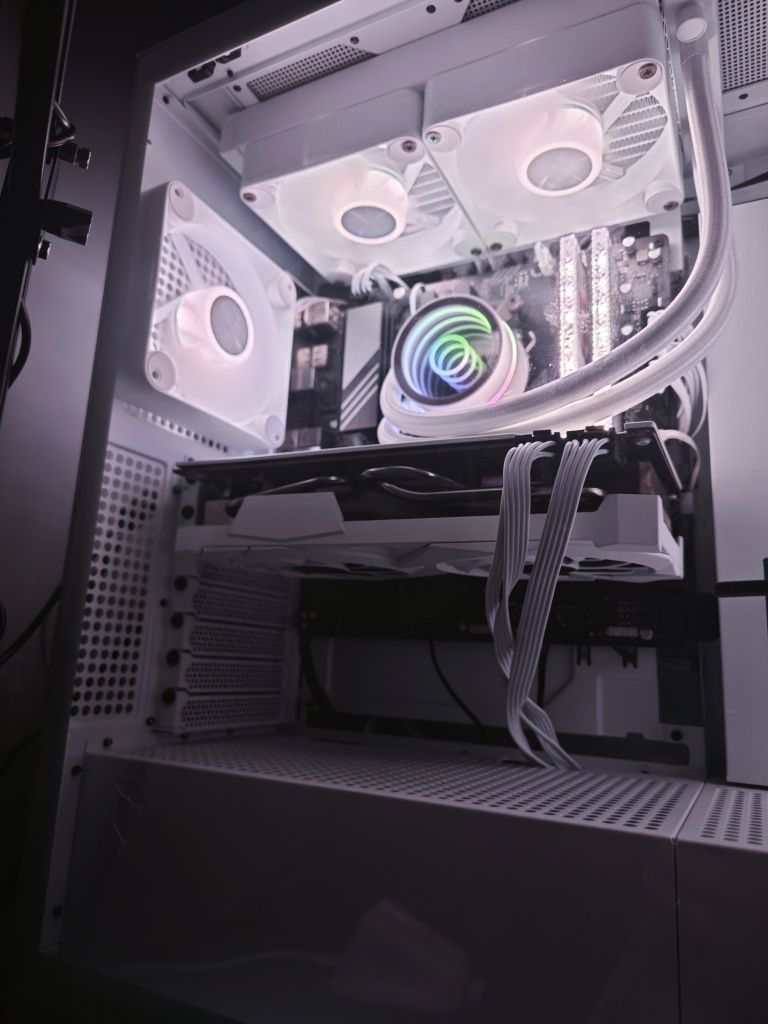 • PC Gaming– Ryzen 7600X | RX 6750 XT | 32GB DDR5 |SSD 2TB | Custom |